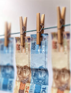 Leia mais sobre o artigo O PROVEITO ECONÔMICO DO CRIME PODE CONFIGURAR LAVAGEM DE DINHEIRO?
